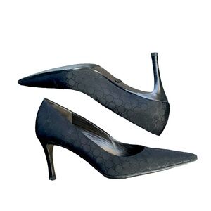 GUCCI Signature GG Monogram Heels. Pointed toe. Sip on Pumps. Black. Size 4.5.